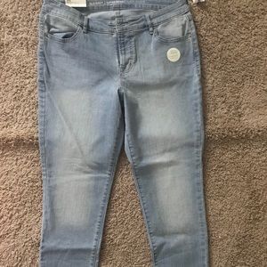 NWT Old Navy Stretch Ankle Jeans